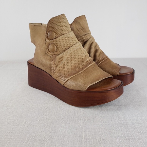 Miz Mooz Leather Platform Wedges - Greenwich/Sand, EU 39 (US 8.5-9) - Picture 4 of 4